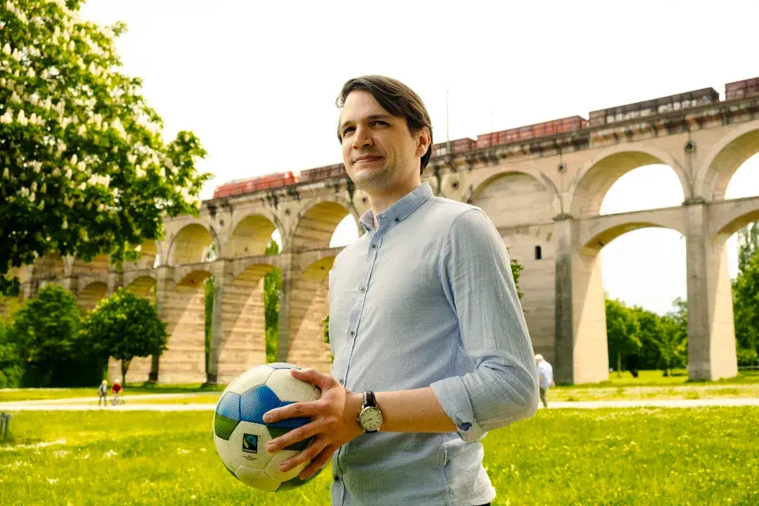 Foto Lars Maximilian Schweizer mit Fußball